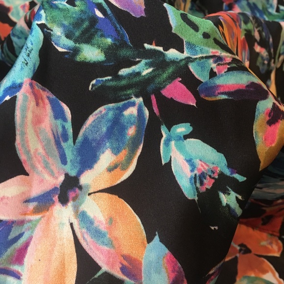 NWT Beautiful floral and black dress - Picture 5 of 5